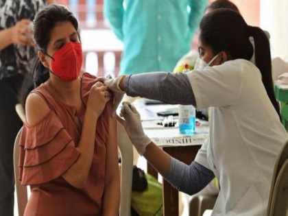 BMC conducts special covid vaccination drive for women | BMC conducts special covid vaccination drive for women