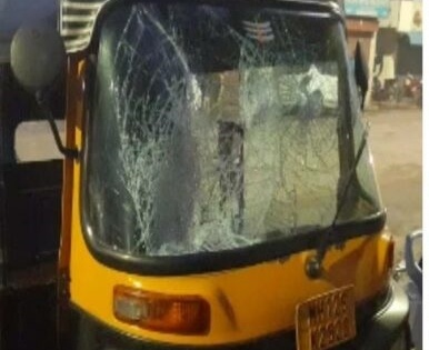 Pune Reels Under Vandalism Spree: 22 Vehicles Damaged, Stones Pelted at Cops | Pune Reels Under Vandalism Spree: 22 Vehicles Damaged, Stones Pelted at Cops