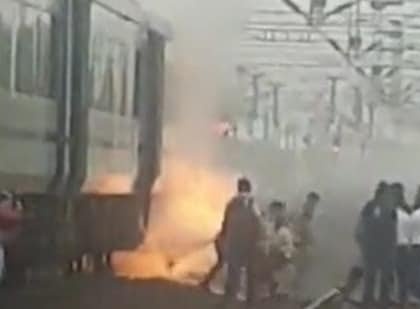 Bhopal-Delhi Vande Bharat train coach catches fire | Bhopal-Delhi Vande Bharat train coach catches fire