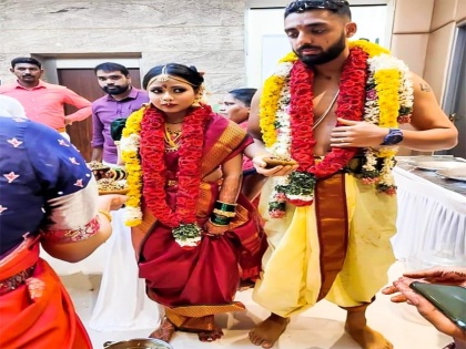 India's new spin prodigy, Varun Chakraborty gets hitched to his girlfriend Neha Khedekar | India's new spin prodigy, Varun Chakraborty gets hitched to his girlfriend Neha Khedekar