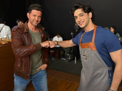 "A Fanboy Then A Fanboy Now": Vedang Raina Reminisces First Modelling Gig with Hrithik Roshan | "A Fanboy Then A Fanboy Now": Vedang Raina Reminisces First Modelling Gig with Hrithik Roshan "A Fanboy Then A Fanboy Now": Vedang Raina Reminisces First Modelling Gig with Hrithik Roshan | "A Fanboy Then A Fanboy Now": Vedang Raina Reminisces First Modelling Gig with Hrithik Roshan