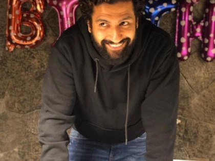 Vicky Kaushal celebrates his 33rd birthday in a low-key celebration with family | Vicky Kaushal celebrates his 33rd birthday in a low-key celebration with family