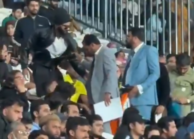 Fan Dragged Out of Lahore's Gaddafi Stadium for Waving Indian Flag During Australia vs England Champions Trophy 2025 Match (Watch Video) | Fan Dragged Out of Lahore's Gaddafi Stadium for Waving Indian Flag During Australia vs England Champions Trophy 2025 Match (Watch Video)