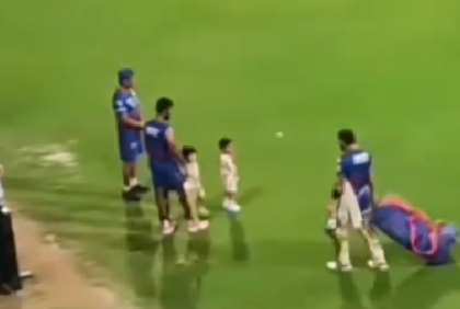IPL 2024: Virat Kohli's Adorable Gesture Towards Kids During RCB Practice in Chennai Goes Viral; Watch Video | IPL 2024: Virat Kohli's Adorable Gesture Towards Kids During RCB Practice in Chennai Goes Viral; Watch Video