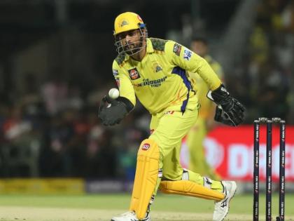 IPL 2025: MS Dhoni Seen Limping After CSK’s Win Against LSG, Raises Injury Concerns (Watch Video) | IPL 2025: MS Dhoni Seen Limping After CSK’s Win Against LSG, Raises Injury Concerns (Watch Video)