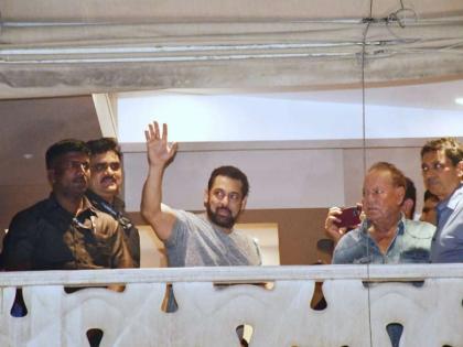 Salman Khan waves at fans outside Galaxy Apartments on his 58th birthday | Salman Khan waves at fans outside Galaxy Apartments on his 58th birthday