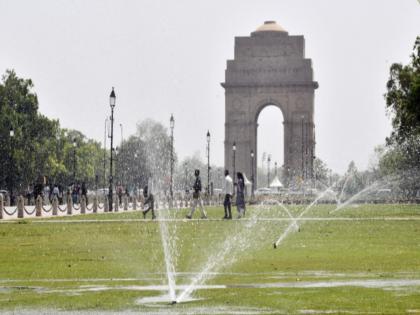 Delhi Heatwave: Water Sprinkled at India Gate as National Braces for 47°C Temperatures Amid Red Alert | Delhi Heatwave: Water Sprinkled at India Gate as National Braces for 47°C Temperatures Amid Red Alert