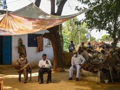 Hathras gang rape: UP Police trying to frame us because we are poor, say brothers of victim | Hathras gang rape: UP Police trying to frame us because we are poor, say brothers of victim