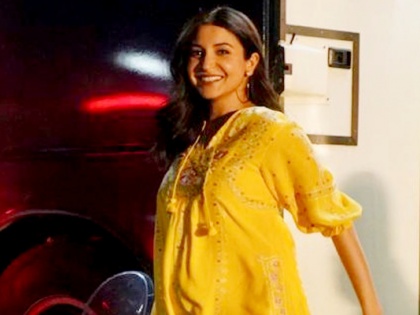 Mom-to-be Anushka Sharma spotted without mask on sets amid COVID-19 scare | Mom-to-be Anushka Sharma spotted without mask on sets amid COVID-19 scare