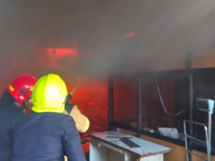 Thane: Fire breaks out at Biosense company in Wagle Estate area | Thane: Fire breaks out at Biosense company in Wagle Estate area