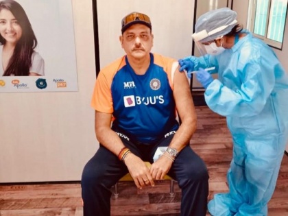 Team India coach Ravi Shastri takes first dose of Covid-19 vaccine | Team India coach Ravi Shastri takes first dose of Covid-19 vaccine