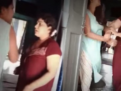 Wife pays surprise visit to husband, finds another woman in his bedroom | Wife pays surprise visit to husband, finds another woman in his bedroom