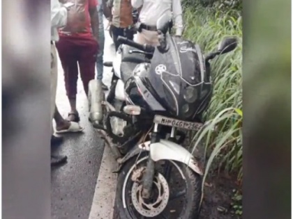 23-year-old man on bike dies after hitting pothole near Thane | 23-year-old man on bike dies after hitting pothole near Thane