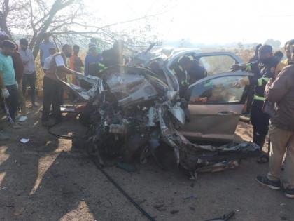 Pune-Solapur National Highway Road Accident: Two Dead, Five Injured in Horrific Head-On Collision Between Vehicles | Pune-Solapur National Highway Road Accident: Two Dead, Five Injured in Horrific Head-On Collision Between Vehicles