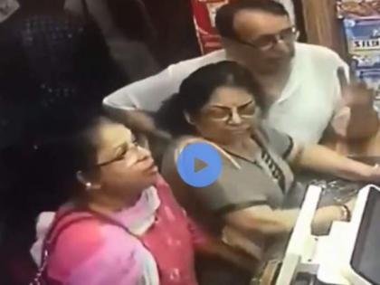 Viral Video: Woman steals phone from customer bag, netizens shocked | Viral Video: Woman steals phone from customer bag, netizens shocked