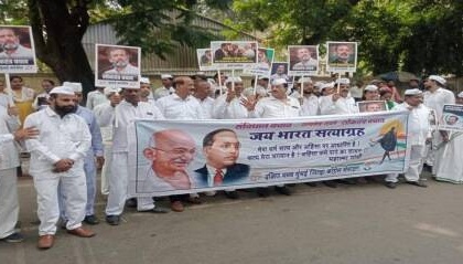 Congress workers gather outside Surat court to show support to Rahul Gandhi in defamation case | Congress workers gather outside Surat court to show support to Rahul Gandhi in defamation case