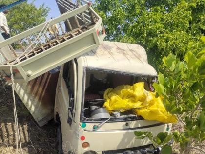 Amravati: Five killed, several injured in accident on Daryapur-Anjangaon road | Amravati: Five killed, several injured in accident on Daryapur-Anjangaon road Amravati: Five killed, several injured in accident on Daryapur-Anjangaon road | Amravati: Five killed, several injured in accident on Daryapur-Anjangaon road