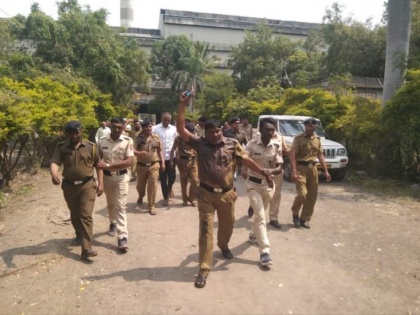 Latur: 22 staffers attempt self-immolation outside sugar factory to protest non-payment of salaries | Latur: 22 staffers attempt self-immolation outside sugar factory to protest non-payment of salaries