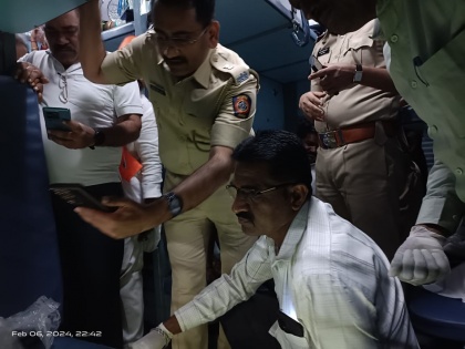 Woman Injured After Burning Mobile Phone Hurled at Ayodhya-Bound Astha Train | Woman Injured After Burning Mobile Phone Hurled at Ayodhya-Bound Astha Train
