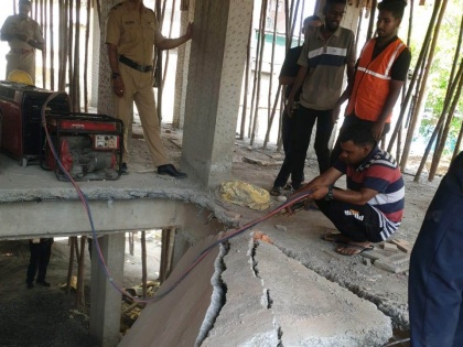 Navi Mumbai: NMMC Demolishes Illegal Construction in Belapur; Five Individuals Booked | Navi Mumbai: NMMC Demolishes Illegal Construction in Belapur; Five Individuals Booked