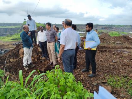 Thane: TMC Commissioner Saurabh Rao Inspects New Landfill Site in Atkoli; Directs Maintenance of Buffer Zone | Thane: TMC Commissioner Saurabh Rao Inspects New Landfill Site in Atkoli; Directs Maintenance of Buffer Zone Thane: TMC Commissioner Saurabh Rao Inspects New Landfill Site in Atkoli; Directs Maintenance of Buffer Zone | Thane: TMC Commissioner Saurabh Rao Inspects New Landfill Site in Atkoli; Directs Maintenance of Buffer Zone