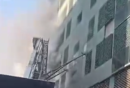 Mumbai Fire: Massive Blaze Erupts at Poonam Chamber Building in Worli (Watch Video)