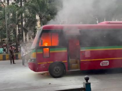 BEST AC bus in Kandivali catches fire, no casualties reported | BEST AC bus in Kandivali catches fire, no casualties reported