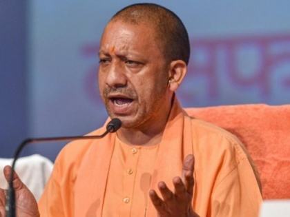 People in massive numbers have gathered for Yogi's swearing-in ceremony, see pics | People in massive numbers have gathered for Yogi's swearing-in ceremony, see pics