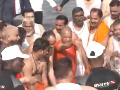 Yogi Adityanath Visits Maha Kumbh Mela 2025 With Cabinet Ministers; CM Takes Holy Dip in Triveni Sangam (Watch Video)