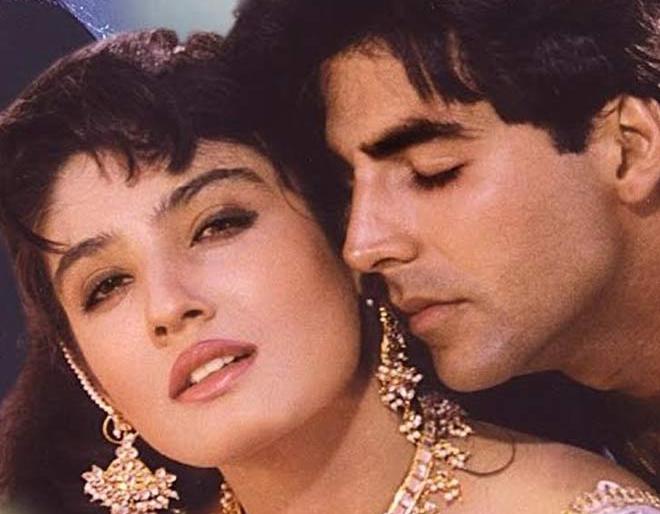 Ex Lovers Akshay Kumar And Raveena Tandon Reunite After 19 Years For ...