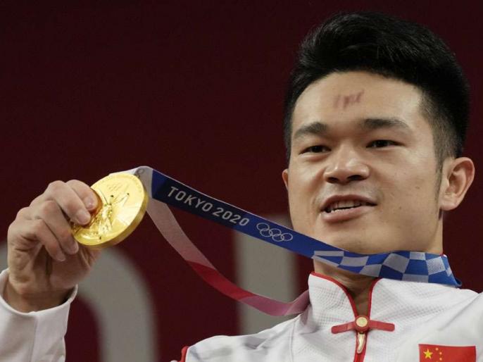 China's Shi Zhiyong Breaks World Record In Weightlifting To Win Gold In ...