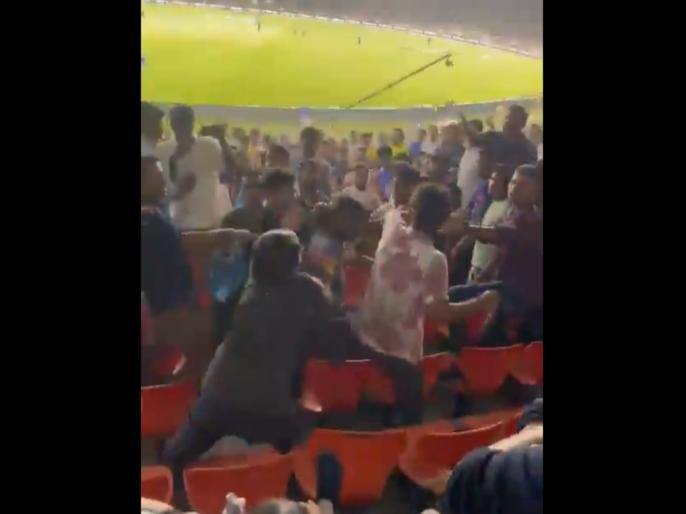 Hardik Pandya Fan Gets Beaten Up By Rohit Sharma Fans During Gt Vs Mi