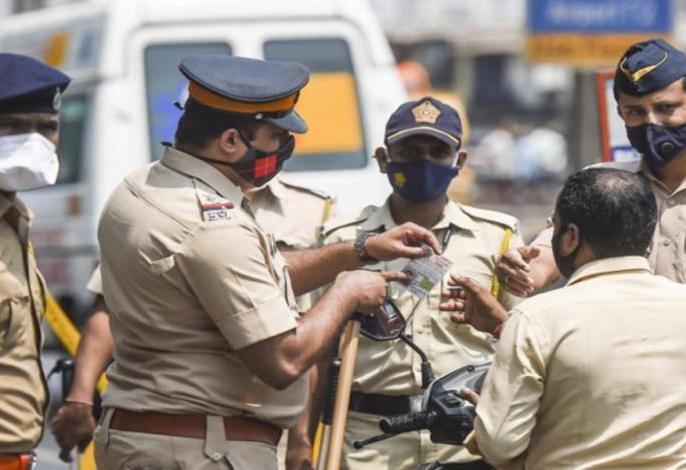 Security Across Mumbai In Malls, Hotels And Airport Beefed Up After ...