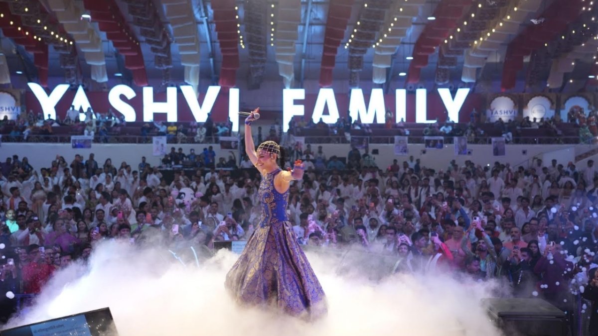 Navarti Color Yashvi Navratri 3.0 Celebrates Garba and Social Service in Surat - www ...