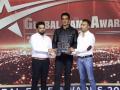 Sushim (Rahul) Gaikwad & Karan Rajora again win Globle Fame award 2023 for having best film production house by Sonu Sood - Hindi News | Sushim (Rahul) Gaikwad & Karan Rajora again win Globle Fame award 2023 for having best film production house by Sonu Sood | Latest business News at Lokmattimes.com