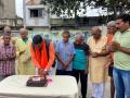 Hitesh Vishwakarma, the national president of the Shri Bajrang Sena, celebrated his 36th birthday by serving the elderly at an old age home - Hindi News | Hitesh Vishwakarma, the national president of the Shri Bajrang Sena, celebrated his 36th birthday by serving the elderly at an old age home | Latest business News at Lokmattimes.com