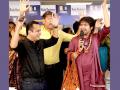 Baba Bageshwar Dham Sarkar’s Inspiring Visit to Dr Vivek Bindra’s Office: Bridging Spirituality and Entrepreneurship - Hindi News | Baba Bageshwar Dham Sarkar’s Inspiring Visit to Dr Vivek Bindra’s Office: Bridging Spirituality and Entrepreneurship | Latest business News at Lokmattimes.com