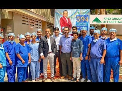 Mumbai doctor performs record 594 Robotic Knee Replacement Surgeries in one year | Mumbai doctor performs record 594 Robotic Knee Replacement Surgeries in one year Mumbai doctor performs record 594 Robotic Knee Replacement Surgeries in one year | Mumbai doctor performs record 594 Robotic Knee Replacement Surgeries in one year
