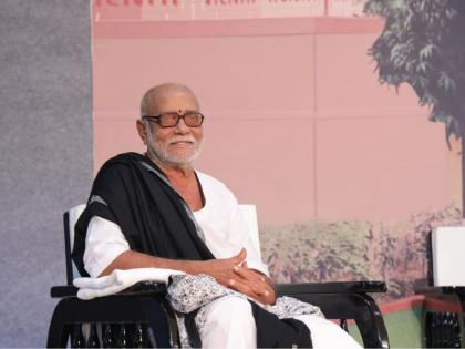 Morari Bapu celebrates success of Chandrayaan 3 from Talgajarda | Morari Bapu celebrates success of Chandrayaan 3 from Talgajarda Morari Bapu celebrates success of Chandrayaan 3 from Talgajarda | Morari Bapu celebrates success of Chandrayaan 3 from Talgajarda