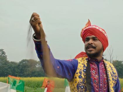 Republic Day Special: Sunil Gupta’s ‘Ananya Bharat’ is a Musical Tribute to Incredible India | Republic Day Special: Sunil Gupta’s ‘Ananya Bharat’ is a Musical Tribute to Incredible India Republic Day Special: Sunil Gupta’s ‘Ananya Bharat’ is a Musical Tribute to Incredible India | Republic Day Special: Sunil Gupta’s ‘Ananya Bharat’ is a Musical Tribute to Incredible India
