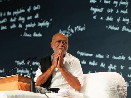 Morari Bapu donates Rs. 25 lakh to Seva Bharati in Himachal Pradesh | Morari Bapu donates Rs. 25 lakh to Seva Bharati in Himachal Pradesh Morari Bapu donates Rs. 25 lakh to Seva Bharati in Himachal Pradesh | Morari Bapu donates Rs. 25 lakh to Seva Bharati in Himachal Pradesh