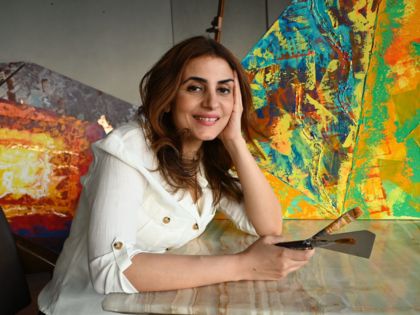 Anita Goel defies Artistic Constraints, her knives infusing Canvases with Raw Energy | Anita Goel defies Artistic Constraints, her knives infusing Canvases with Raw Energy Anita Goel defies Artistic Constraints, her knives infusing Canvases with Raw Energy | Anita Goel defies Artistic Constraints, her knives infusing Canvases with Raw Energy