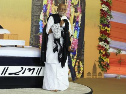 Morari Bapu concludes inaugural Ram Katha in Ayodhya on a high note, pledges return on completion of temple | Morari Bapu concludes inaugural Ram Katha in Ayodhya on a high note, pledges return on completion of temple Morari Bapu concludes inaugural Ram Katha in Ayodhya on a high note, pledges return on completion of temple | Morari Bapu concludes inaugural Ram Katha in Ayodhya on a high note, pledges return on completion of temple