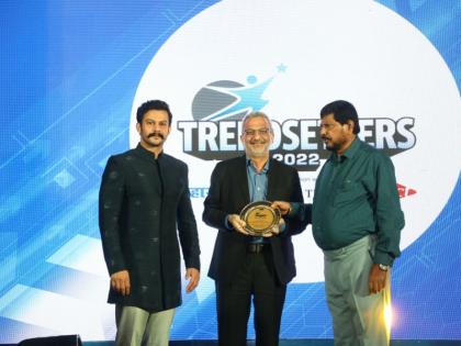 Vishwakarma Institutes & University CEO Bipin Sule felicitated as Trendsetters 2022 by Maharashtra Times | Vishwakarma Institutes & University CEO Bipin Sule felicitated as Trendsetters 2022 by Maharashtra Times