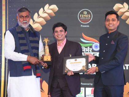 Dr.Milind Sampgaonkar declared Insurance Ambassador 2022 at Atma Nirbhar Bharat Conclave and Awards | Dr.Milind Sampgaonkar declared Insurance Ambassador 2022 at Atma Nirbhar Bharat Conclave and Awards