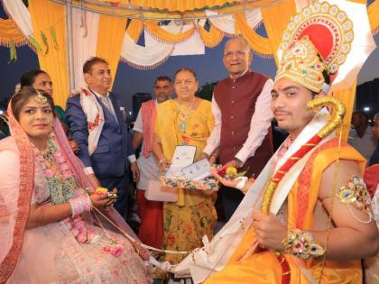 To commemorate Shri Ram Mandir Pran Pratistha Mahotsav SRKKF organizes Ramayana themed mass marriage of 84 couples in Surat | To commemorate Shri Ram Mandir Pran Pratistha Mahotsav SRKKF organizes Ramayana themed mass marriage of 84 couples in Surat To commemorate Shri Ram Mandir Pran Pratistha Mahotsav SRKKF organizes Ramayana themed mass marriage of 84 couples in Surat | To commemorate Shri Ram Mandir Pran Pratistha Mahotsav SRKKF organizes Ramayana themed mass marriage of 84 couples in Surat