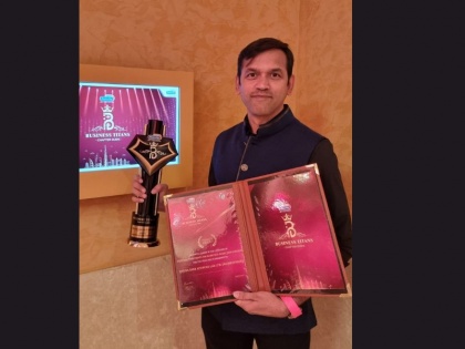 Dr Rohit Sane wins Business Titan of the year award | Dr Rohit Sane wins Business Titan of the year award