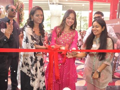 Raisin Inaugurates First-Ever Flagship Store in Surat with Actress Nitanshi Goel | Raisin Inaugurates First-Ever Flagship Store in Surat with Actress Nitanshi Goel Raisin Inaugurates First-Ever Flagship Store in Surat with Actress Nitanshi Goel | Raisin Inaugurates First-Ever Flagship Store in Surat with Actress Nitanshi Goel