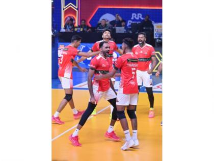 PVL 2025: Calicut Heroes Clinch First win, Outplay Kolkata Thunderbolts 3–0 | PVL 2025: Calicut Heroes Clinch First win, Outplay Kolkata Thunderbolts 3–0 PVL 2025: Calicut Heroes Clinch First win, Outplay Kolkata Thunderbolts 3–0 | PVL 2025: Calicut Heroes Clinch First win, Outplay Kolkata Thunderbolts 3–0