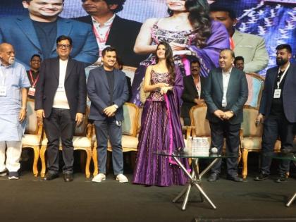 Jacqueline Fernandez Joins Lux Cozi’s Grand Indore Meet, Over 2000 Retailers Attend | Jacqueline Fernandez Joins Lux Cozi’s Grand Indore Meet, Over 2000 Retailers Attend Jacqueline Fernandez Joins Lux Cozi’s Grand Indore Meet, Over 2000 Retailers Attend | Jacqueline Fernandez Joins Lux Cozi’s Grand Indore Meet, Over 2000 Retailers Attend